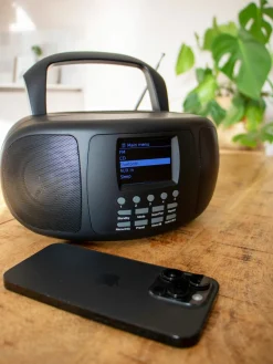 Lenco SCD-6000BK Tragbares Internetradio mit Bluetooth